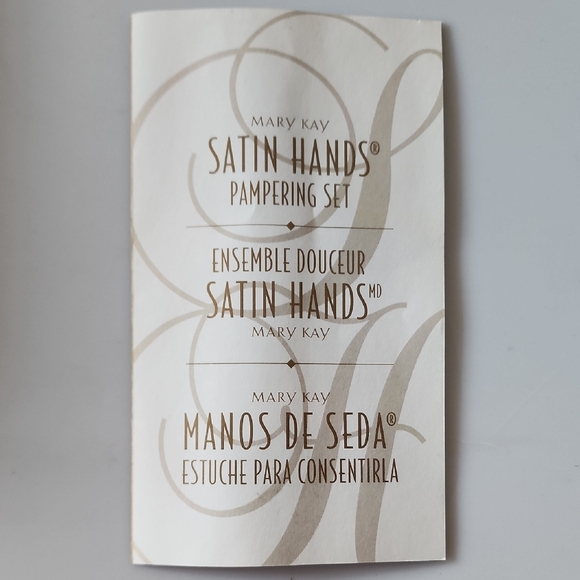 NIB. Mary Kay Satin Hands Nourishing Collection.☆☆☆☆☆ - Picture 6 of 8